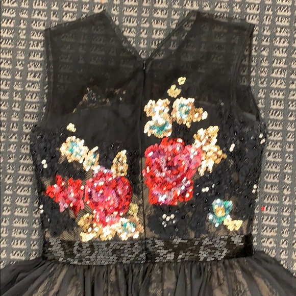 Short black Sherri Hill with lace underlay - Picture 4 of 7